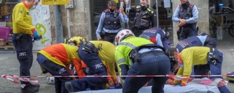 E rëndë! Shqiptari qëllohet me thikë në qendër të Barcelonës