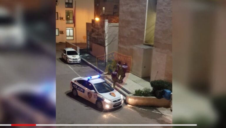 I kërkuar për tentativë vrasje, arrestohet bashkë me policin që e strehonte në banesë