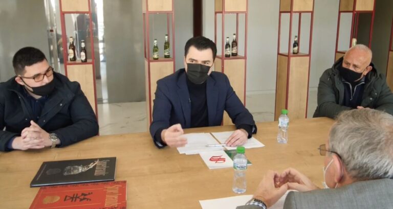 Basha takim me biznesin e madh: Rama premtoi ulje taksash, por mori 3.2 miliardë euro më shumë nga ju