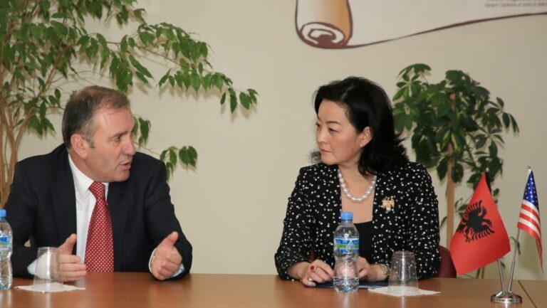 Yuri Kim telefonatë me kreun e SPAK-ut: E falënderova për arrestimet e fundit