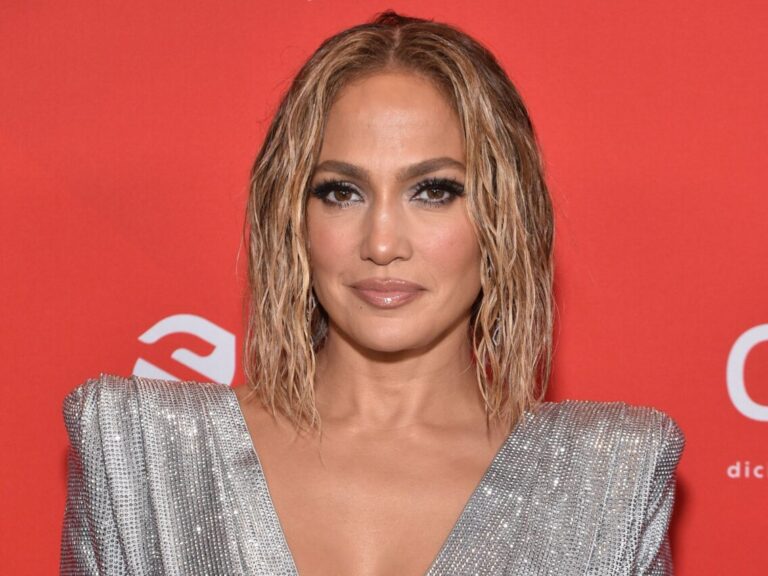 Vaji i ullirit mban Jennifer Lopez larg nga rrudhat