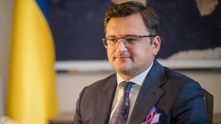 Ministri ukrainas paralajmëron negociatorët: Mos konsumoni asgjë gjatë bisedimeve me delegacionin rus