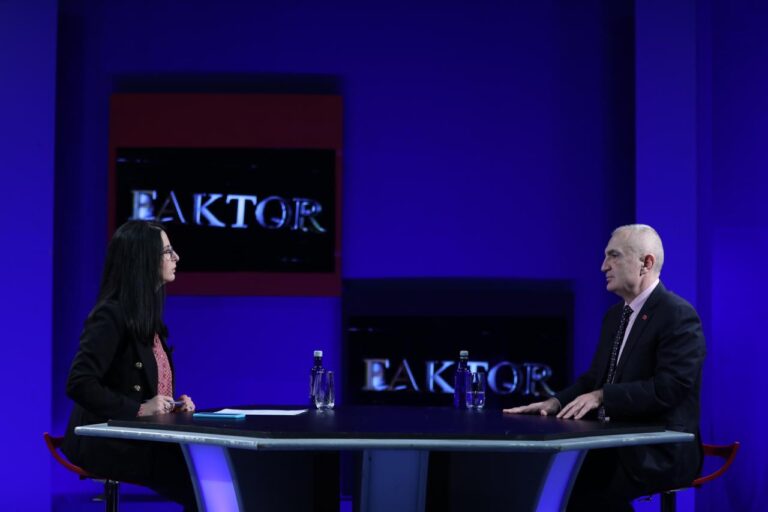 Presidenti Meta: Qeveria të ndalojë urgjentisht pagesat për koncesionet dhe të rimbursojë të gjitha familjet e prekura dhe bizneset e dëmtuara nga COVID-19