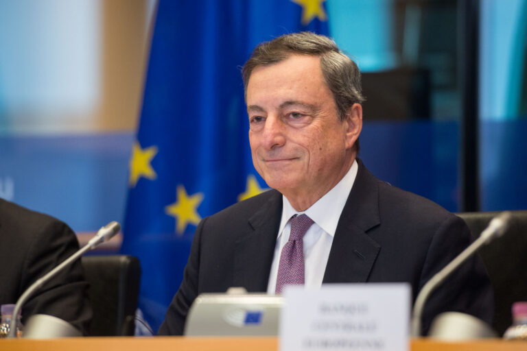 Draghi fiton votëbesimin, por qeveria në rrezik