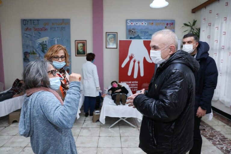 ”Aleanca për Dhurimin e Gjakut” në Sarandë, Meta: Mirënjohje për të huajt dhurues, po vlerësojnë mikpritjen tonë