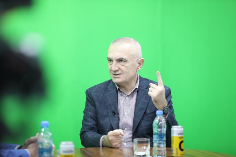 Presidenti Meta: Mesazhi im është i qartë dhe e përsëris, “mjerë kush i del para trenit të integrimit në 25 prill”
