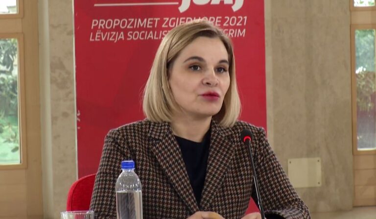 Monika Kryemadhi drejtuese e LSI në Fier për zgjedhjet e 25 prillit (VIDEO)