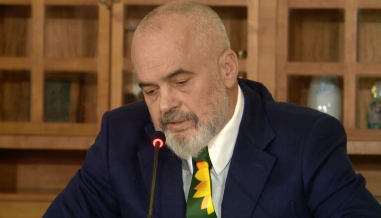 Rama: Nuk përgjigjem kurrë më për ambasadoren e SHBA-së