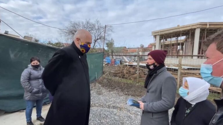 Batuta e të riut me Ramën: Unë jam skulptor, një shkallë më lartë se ty