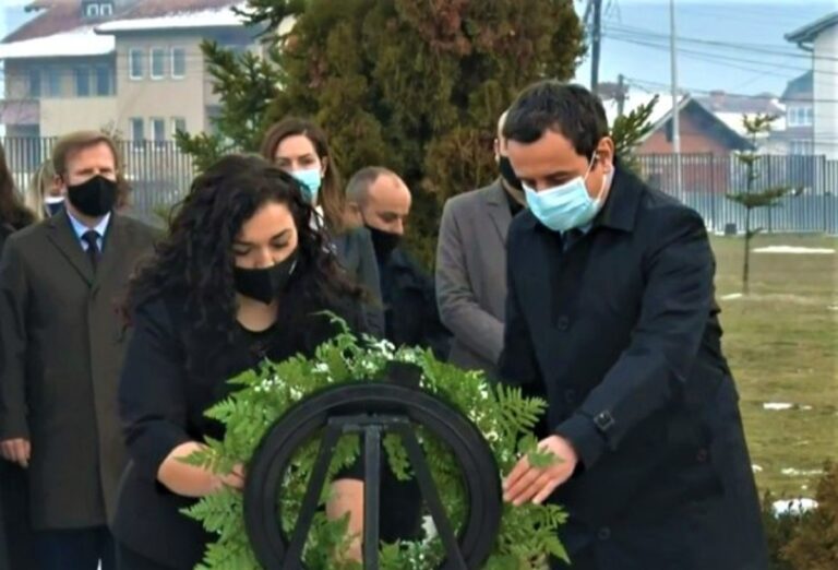 Kosova 13 vite e pavarur, Osmani dhe Kurti homazhe te varri i Rugovës