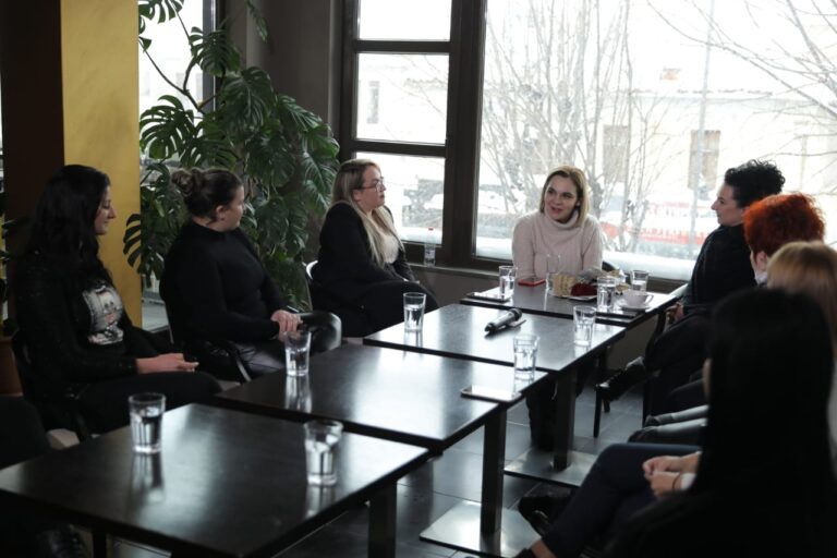 Takim me gratë në Korçë, Kryemadhi: Rama ka mungesë përgjegjësie për çdo situatë që po përballet vendi