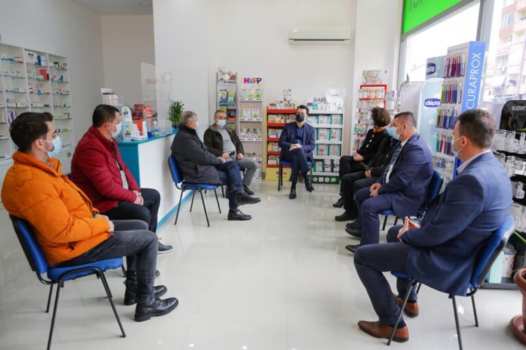 Basha me përfaqësues të Urdhrit të Farmacistit: Programi ynë për shëndetësinë ka në qendër pacientin. Ja ndryshimet kryesore që sjell