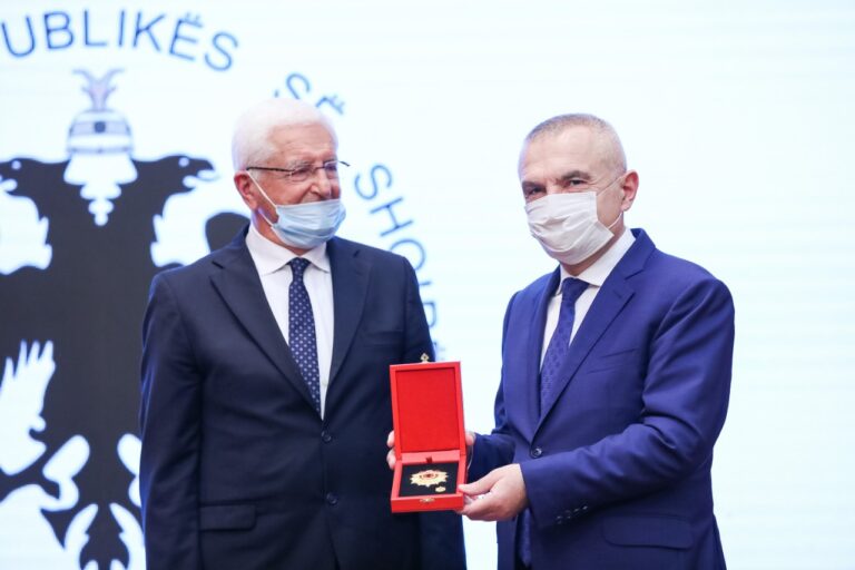 Presidenti Meta vlerëson arkeologun dhe politikanin e shquar, Neritan Ceka me Dekoratën “Nderi i Kombit”