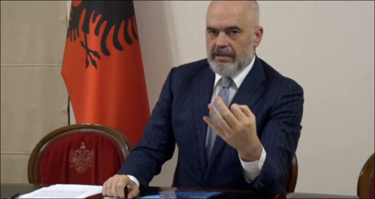Mijëra familje pa energji elektrike/ Godet “sërish” Rama: Edhe Amerika është pa drita