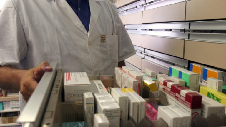 Kërkesa e farmacistëve për vaksinën, përgjigjet Ministria e Shëndetësisë