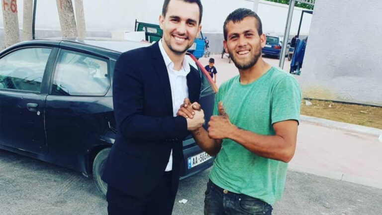 Humbi jetën ditën e sotme, avokati prek me dedikimin për 25-vjeçarin: Duart e tij ishin me kallo, por dinjitoze