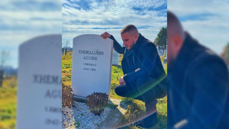 “Erdha të të them se je bërë gjysh”, Gold Ag viziton varrin e të atit për t’i dhënë lajmin e bukur