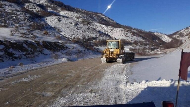 Kakavijë/Ndalohet qarkullimi i mjeteve të rënda në territorin grek