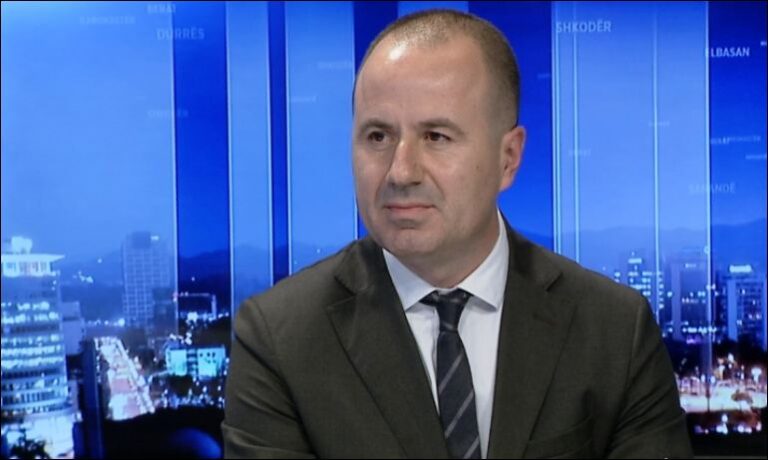 Enon Karapici: Reforma gjysmake për qeverisjen vendore