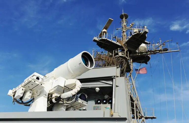 Lazeri i ri i ushtrisë amerikane, 1 milion herë më i fuqishëm se të tjerët, avullon dronet