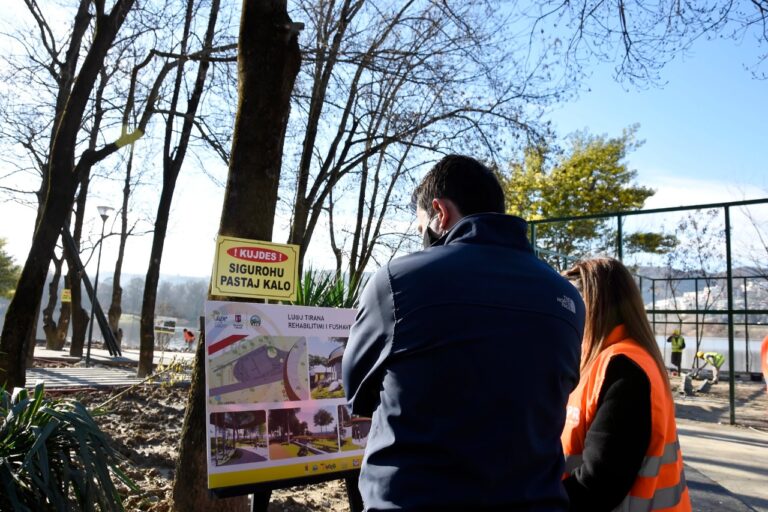 Veliaj inspekton punimet në Parkun e Liqenit: Iku koha e zaptimeve