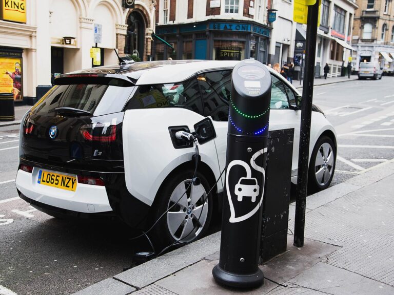 Evropa preferon makinat elektrike