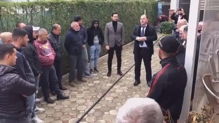 Maliqi takime me banorët e Beratit: Jam krah njerëzve të mirë, do e fitojmë ‘luftën’ të gjithë bashkë