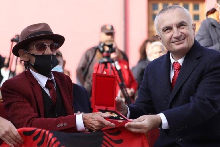 Presidenti Meta, mesazh ngushëllimi për ndarjen nga jeta të Lefter Çipës: Dhembje e trishtim për legjendën e poezisë shqiptare