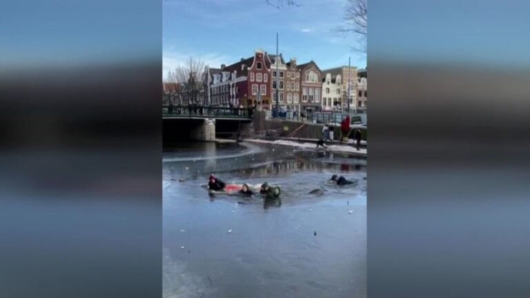Momente paniku, patinatorët rrezikojnë jetën nga çarja e akullit