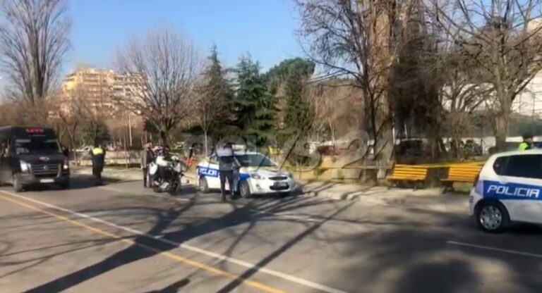 Detajet nga atentati i djeshëm në Tiranë. Autori i veshur sport dhe me fytyrë të mbuluar, e ndiqte prej ditësh