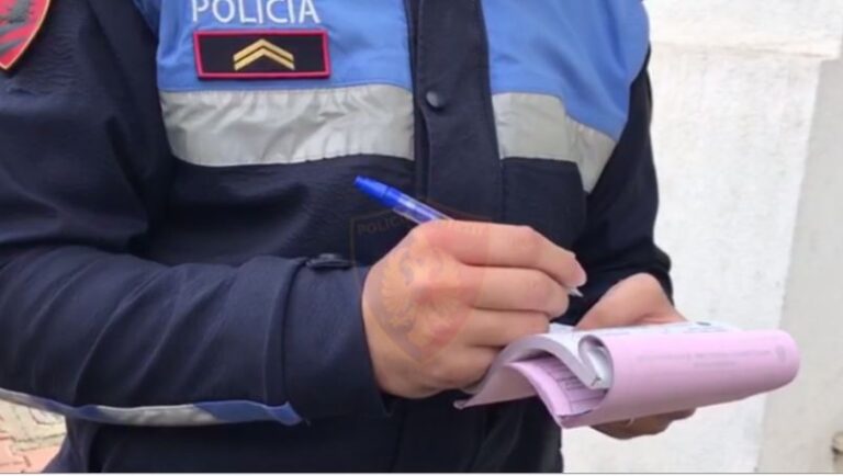 Të dehur dhe pa patentë, në pranga 12 shoferë. Policia vendos 2354 gjoba