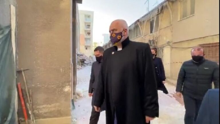 Rama në Durrës: Nis rindërtimi i pallateve me dëmtime të rënda DS4
