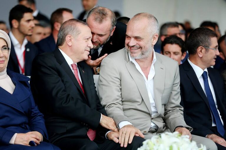 Rama erdhi si njeriu i BE dhe po ikën si njeriu i Turqisë