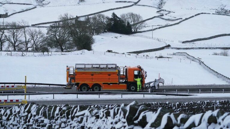 Reshje të dendura dëbore dhe temperatura nën zero, stuhia Dancy përfshin Britaninë