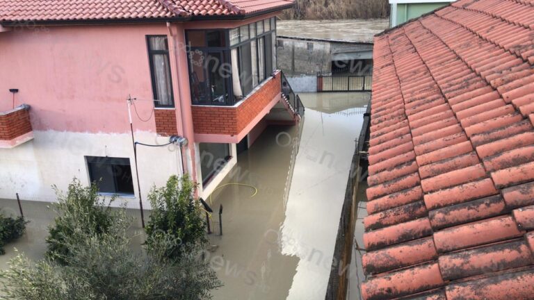 FOTO-Galeria/ Ripërmbytet Shijaku, niveli i ujit në banesa mbi 1 metër