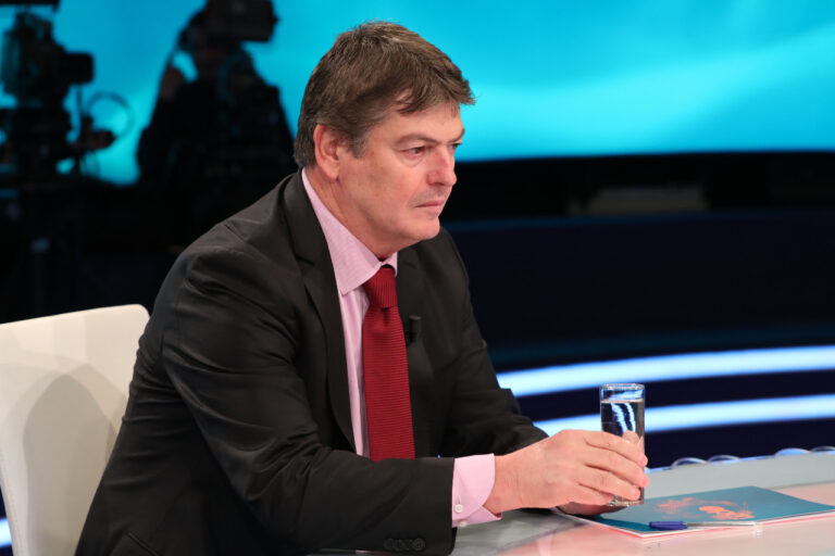 Bamir Topi jep dorëheqjen nga drejtimi i FRD-së