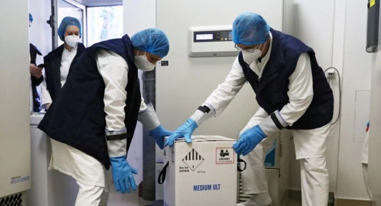 Lajm i mirë nga Pfizer: Ja në çfarë temperature mund të ruhet vaksina anti-Covid