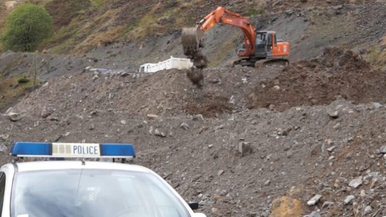 Rrëfimi i ish-policit serb: Mbi varrezën masive në Serbi është ndërtuar objekti i xhandarmërisë