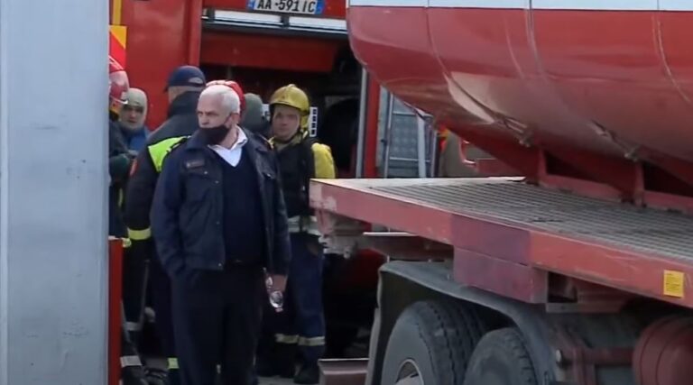 Roja ka ngecur brenda magazinës në temperaturë 180 gradë, familja: Të çahet betoni