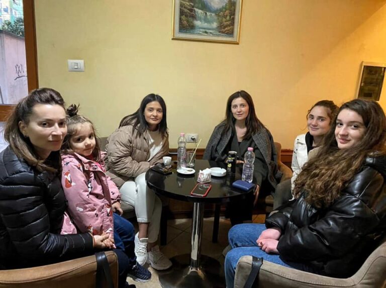 LSI Durrës/Guri takon të rinjtë: Plan për mbështetjen e tyre në sipërmarrje dhe mision për ndaljen e shpopullimit