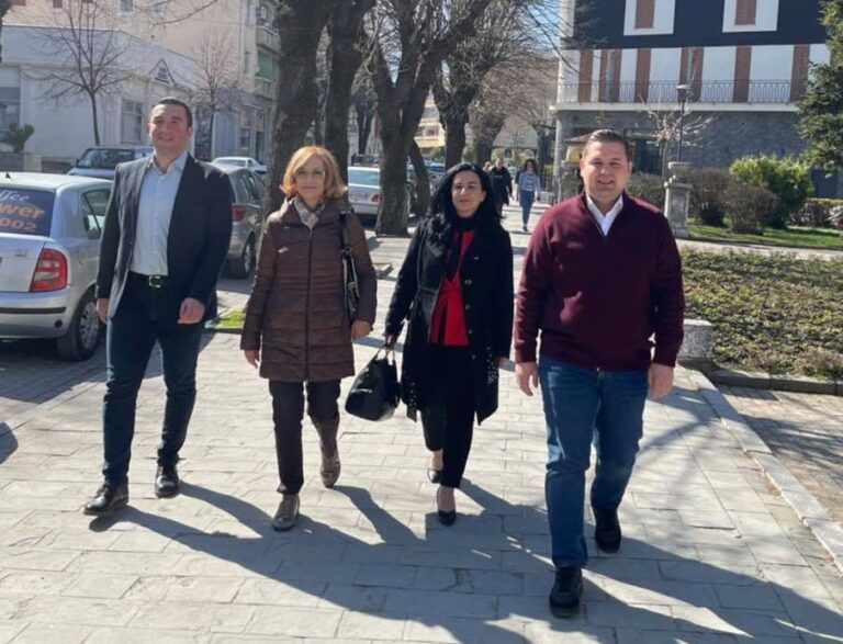 Braimllari me kandidatët e LSI në Korçë: Dita e Verës, një shenjë për ndryshimin e madh më 25 prill