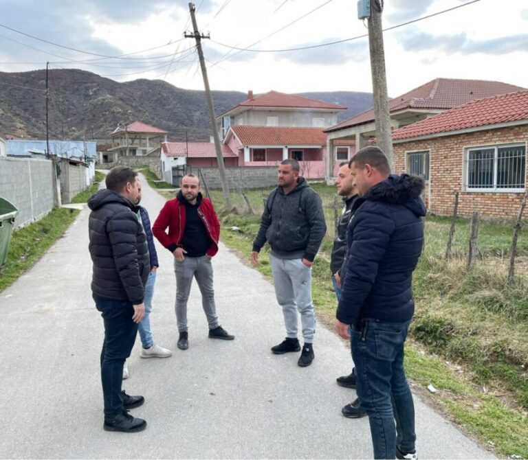 Braimllari takon të rinjtë në Gurishtë të Maliqit: Janë të papunë, Rilindja i mashtroi për 8 vite