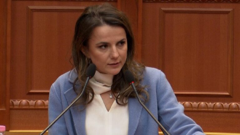 Hajdari: Sot më kollaj shet drogë, sesa bulmet! Kjo qeveri i ka ditët e numëruara