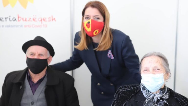 Tejkalohet objektivi/ Manastriliu: Sot u bënë mbi 20 mijë vaksinime në të gjithë vendin