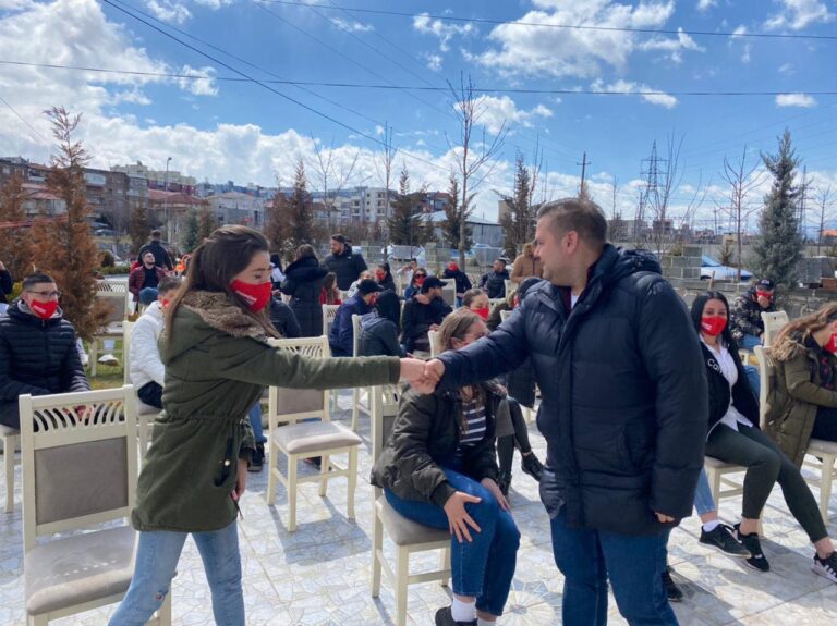 Braimllari takon të rinjtë në Korçë: Energjia e tyre do të sjellë ndryshimin, për 8 vite janë mashtruar