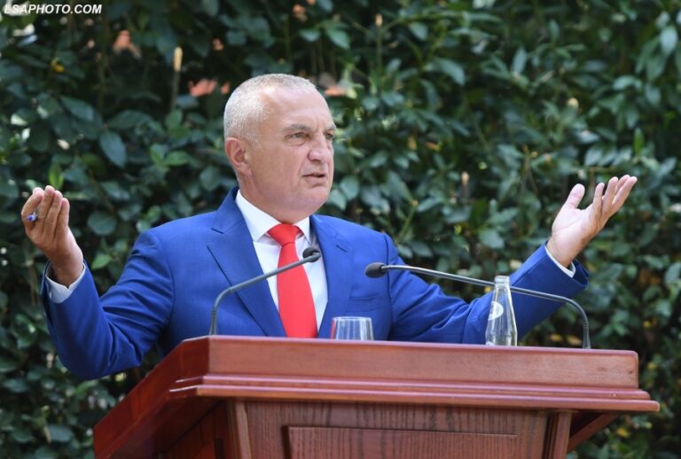 Presidenti mesazh në Ditën e Poezisë: “Vrulli shpërthyes i vargjeve të Fan Nolit gjëmon, sa herë tirania bëhet e padurueshme”