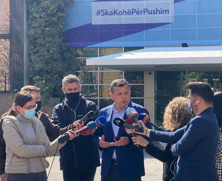 25 prilli/Balla: Modeli i fletës së votimit i Kosovës është perfekt