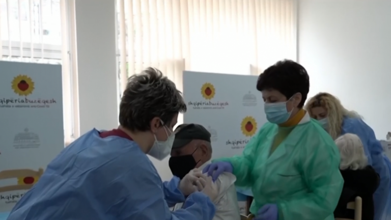 Sfidat e vaksinimit për COVID-19 në Shqipëri