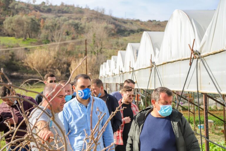 Belind Këlliçi me fermerët: Asnjë subvencion nga qeveria, edhe 46 ditë mbaron ky makth