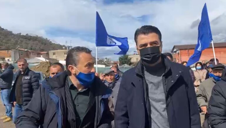 Basha në Kamëz i drejtohet qytetarëve: Mbani distancën, bashkë për ndryshimin më 25 prill
